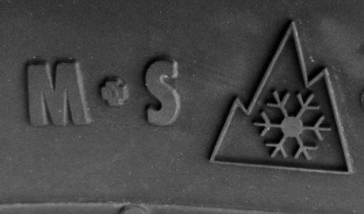 WInterreifen mit Alpine-Symbol und M+S Kennzeichnung